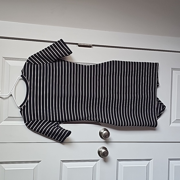 Iris Body Contour Dress With Stripes in Women's Size Large EUC - Picture 6 of 6